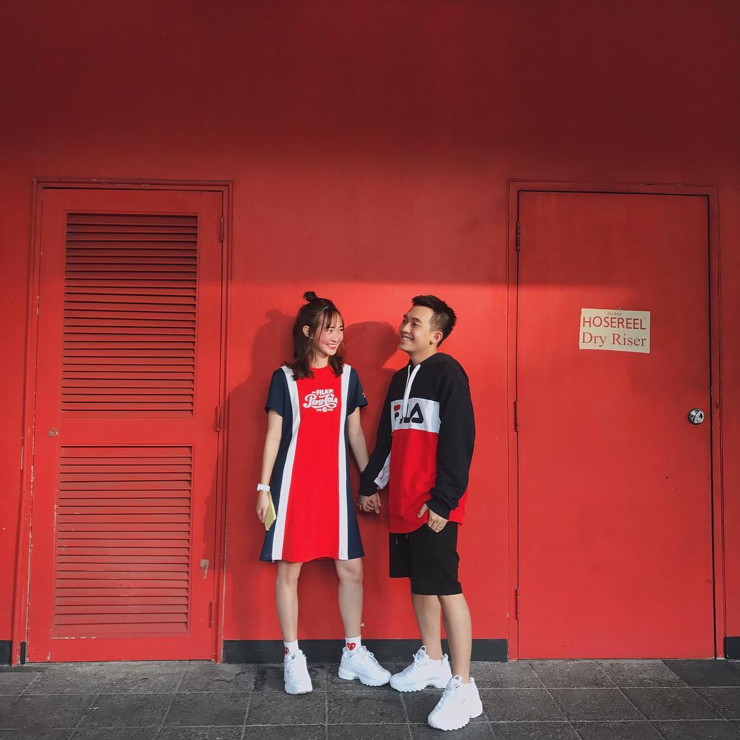 Giới trẻ châu Á người người nhà nhà đang diện T-shirt và sneaker Fila chất phát ngất ra sao? - Ảnh 23. Giới trẻ châu Á người người nhà nhà đang diện T-shirt và sneaker Fila chất phát ngất ra sao? - Ảnh 23.